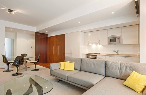 Sao Paulo Apartment | Ribeira 2 - Time Out Market - Brand new. A few steps from Mercado da Ribeira. Carefully decorated.