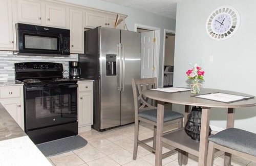 Lebanon Apartment | Richardson Roost!nHidden spot in the city but a feel of country!