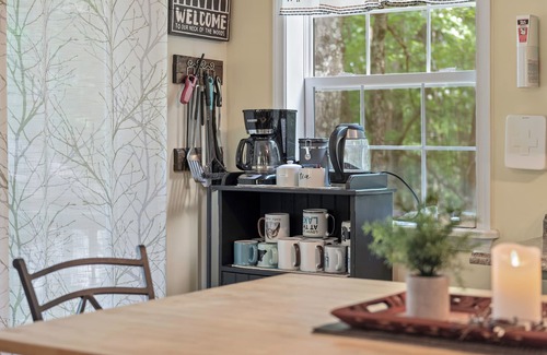 Briar Crest Woods House | Ridge Retreat by AvantStay | Game Room, Covered Porch, & Fire Pit!