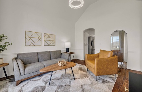 Jenks House | Ridge Retreat! King Beds By Outlet Mall & Aquarium