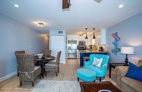 Seagrove Beach Condo | Right on the Beach ~ An Emerald Oasis ~ Pool ~ 1BR 1BA ~ King & Bunks