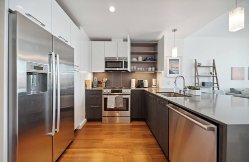 Rincon Hill Apartment | Rincon Hill 1 BR w/Office by Anyplace - 11457