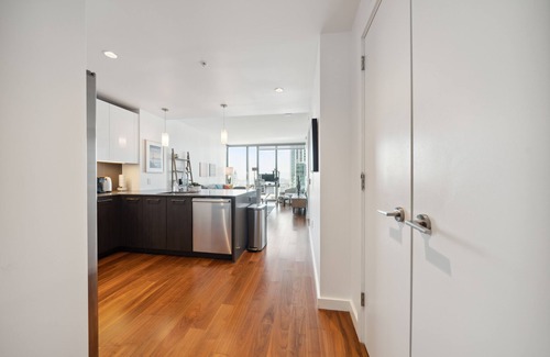 Rincon Hill Apartment | Rincon Hill 1 BR w/Office by Anyplace - 11457