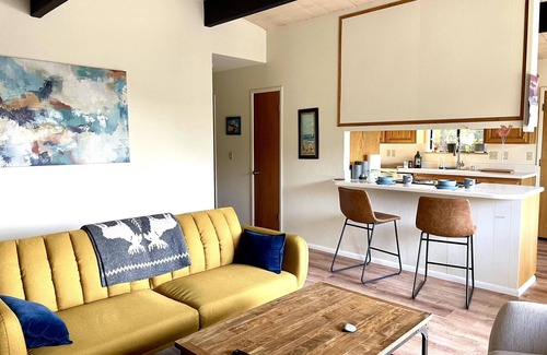 Rio del Mar House | Rio Del Mar home in walking distance to golf-course and 2 mins drive to beach