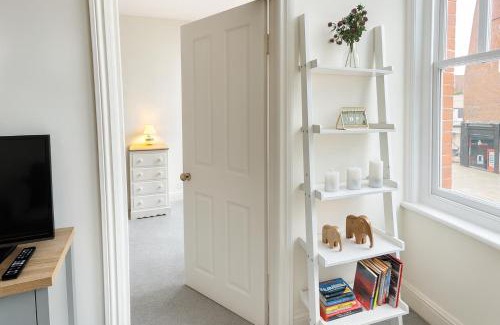 Horley Apartment | Rioland Apartment near Gatwick