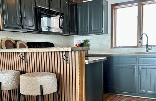 Mammoth Lakes House | Ritz on the Ridge. A Gem of a Stay & Guest Favorite!