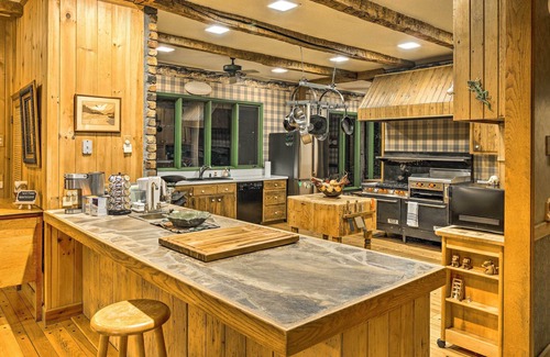 Cullowhee Villa | River Access + Mtn Views: Cullowhee Lodge!