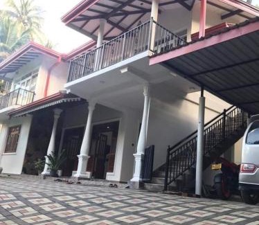 Sirimalwatta House | River boundary Residency