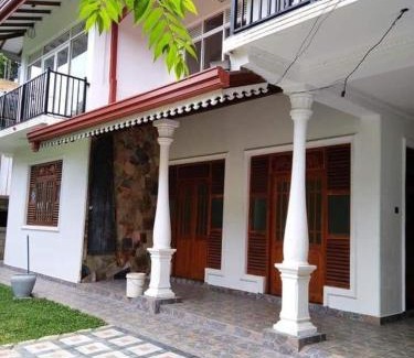 Sirimalwatta House | River boundary Residency