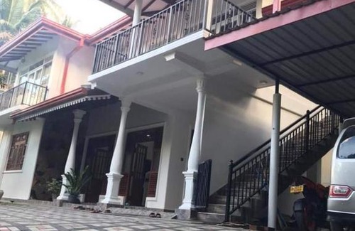 Sirimalwatta House | River boundary Residency