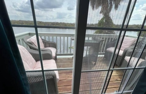 Southside Rural Community Cabin | River Cabin Million Dollar View!