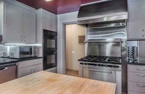 Amarillo House | River Falls Venue & Lodges Three Bedroom Lodge