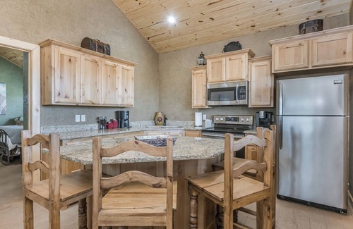 Amarillo Cabin | River Falls Venue & Lodges Two Bedroom Lodge