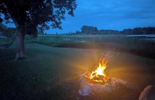 South Glengarry Cottage | River front escape.