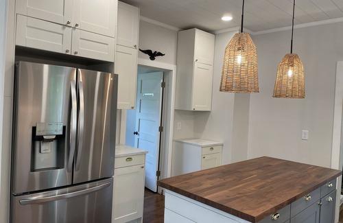 Wittenberg House | River Front l Dog Friendly l King Bed l Gourmet Kitchen l Fishing l Trout Stream