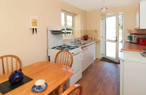 Briggswath Cottage | RIVER GARDENS COTTAGE, pet friendly, with a garden in Sleights