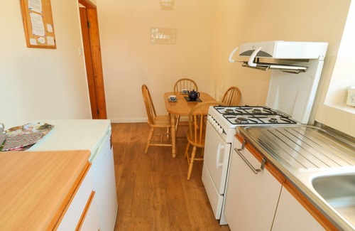 Briggswath Cottage | RIVER GARDENS COTTAGE, pet friendly, with a garden in Sleights