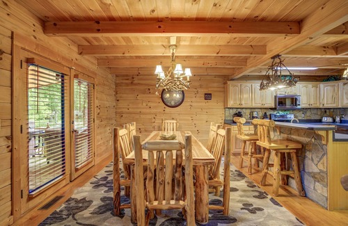 Helen Cabin | River Haus - Riverfront Luxury Vacation Home in Downtown Helen