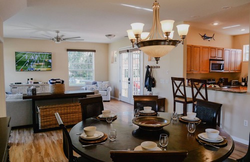 Homosassa House | River Home w/boat ramp, dock, trailer parking, EV Charger, Kayak & golf cart.