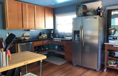 Guerneville House | River Lady - Beautifully Updated Cabin on the Russian River