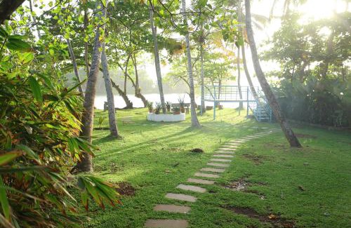 Kovalam House | River Loom