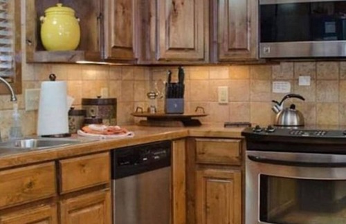 Broken Bow Cabin | River Otter Grande on the Lower Mountain Fork River ~ Includes Kayaks!