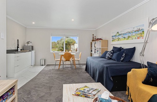 Ruakaka House | River Rest - Ruakaka Holiday Home