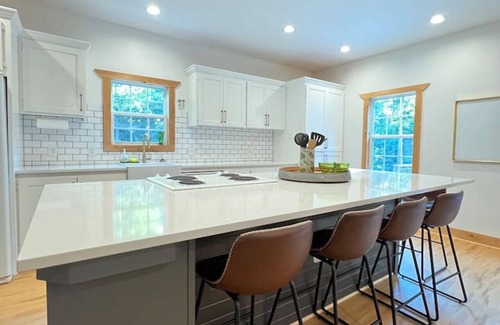 Traphill House | River Retreat near Stone Mountain