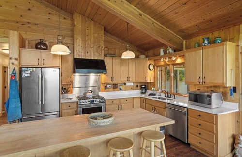 Pray House | River Rose - Fully remodeled charming ranch style cabin on Yellowstone River!