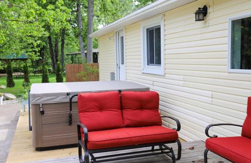 Mayfield House | River's Edge Hot tub dock trout fishing