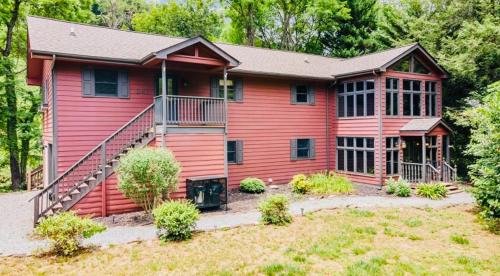 Cullowhee Ski Chalet | River's Edge