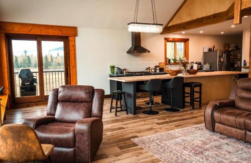 Blue River House | River Safari Lodge