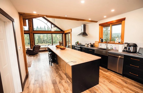 Blue River House | River Safari Lodge