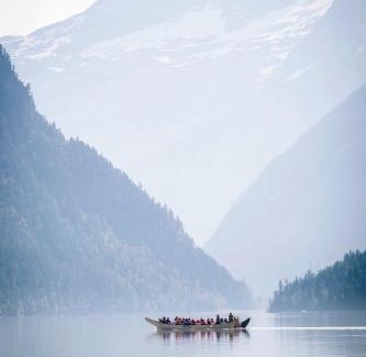 Blue River House | River Safari Mountain View Suite