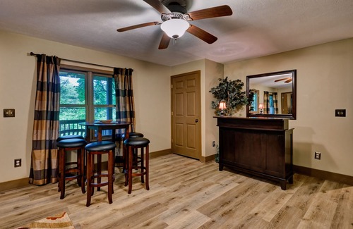 Sapphire House | River Song, A Delightful Mountain Retreat