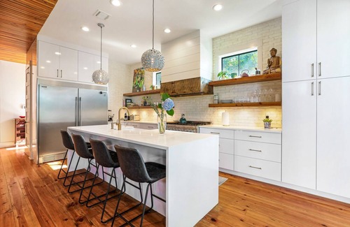 Whitney House | River View Luxury with Heated Pool & Take Ferry to French Quarter