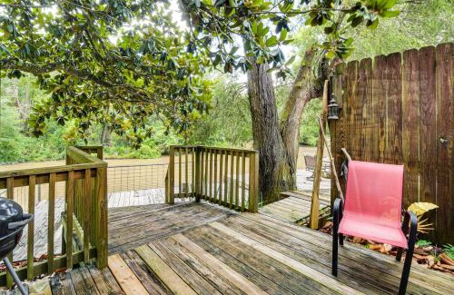 Fairhope House | Riverfront Anglers Cabin in Fairhope with Deck!