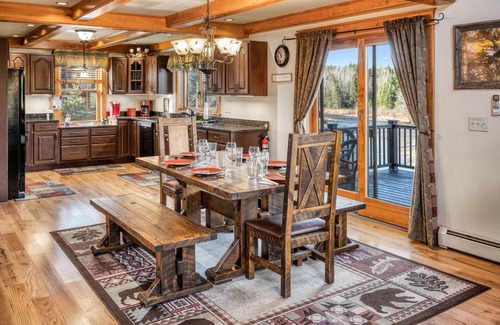 Twin Mountain House | Riverfront Cabin|Fireplace|Fire pit | White Mountains| Hiking