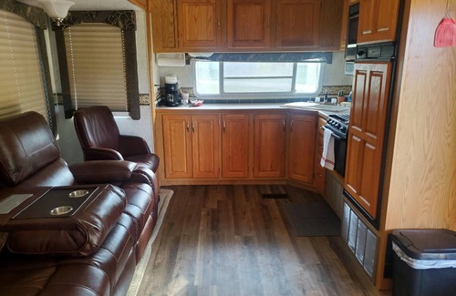 Prairie Grove House | Riverfront Camper
