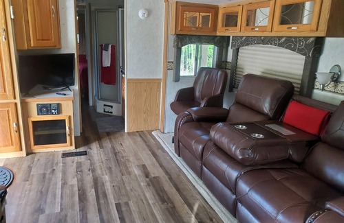 Prairie Grove House | Riverfront Camper