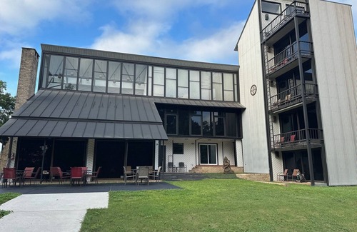 Seguin House | Riverfront estate in Seguin, perfect for midweek or weekend getaway.