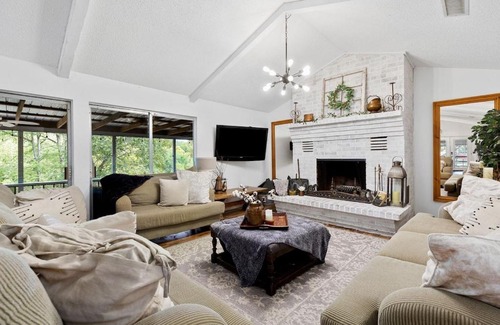 New Braunfels House | Riverfront Farmhouse 5br With Views, And Kayaks