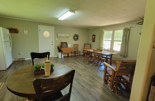 Berryville House | Riverfront fishing and floating getaway