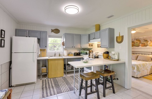 Telogia Cabin | Riverfront Florida Escape w/Grill & Fire Pit!