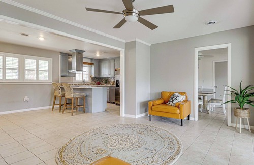 Coliseum Central House | Riverfront Fun: Quiet Home Near Hampton Coastline