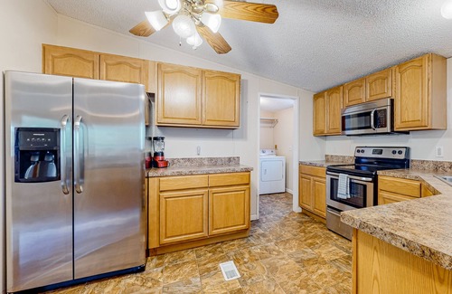 Andersonville House | Riverfront home w/free attraction tickets, water views, firepit, deck