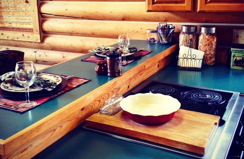 Livingston Cabin | Riverfront Living. Near Chico Hot Springs, Sage Lodge, Copper Rose & Stoneflower