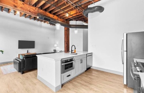 Downtown St. Louis Apartment | Riverfront Loft-Steps from Arch-Gated Parking