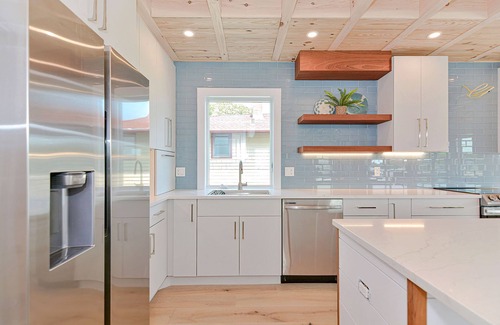 Gloucester House | Riverfront luxury in Gloucester.