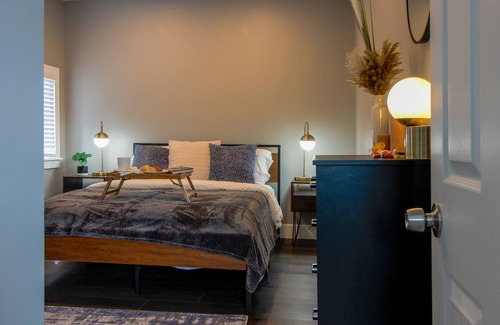 Verona Apartment | Riverfront Mid Century 1 Bedroom 1 Bath